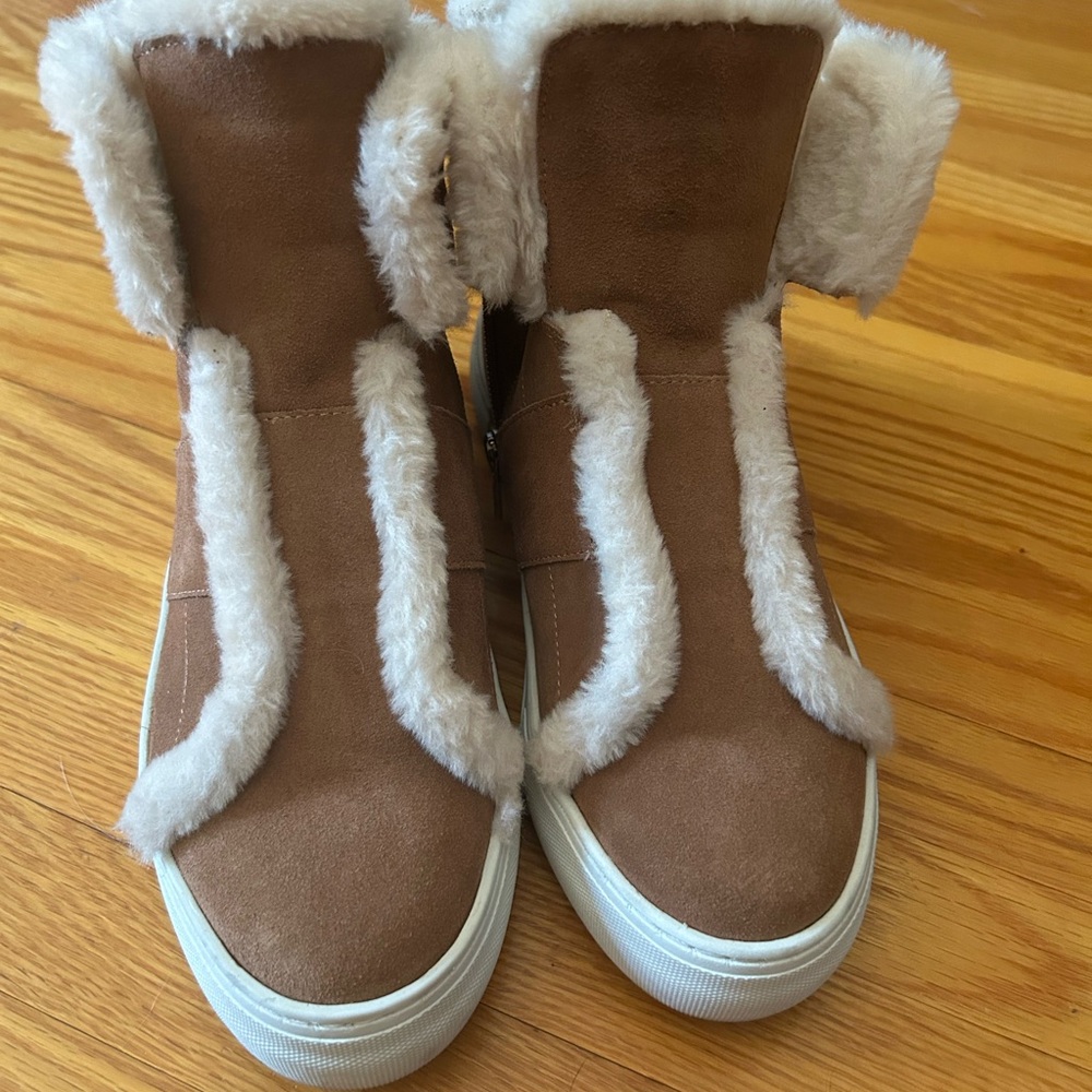 Tan Suede DKNY Winter Boots with Faux Fur, Size 7